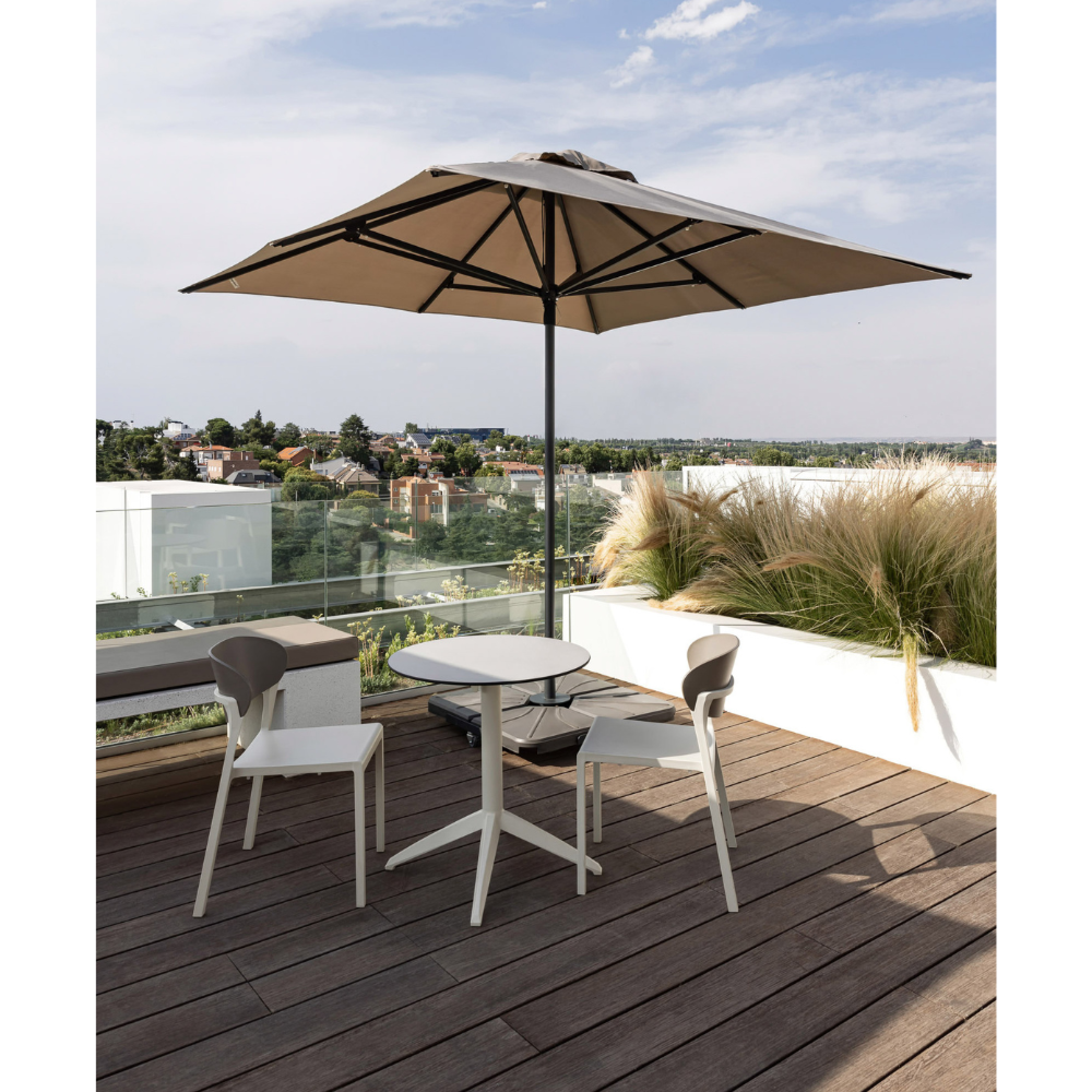 CHAISE EMPILABLE BAKE - EZPELETA PROFESSIONNEL