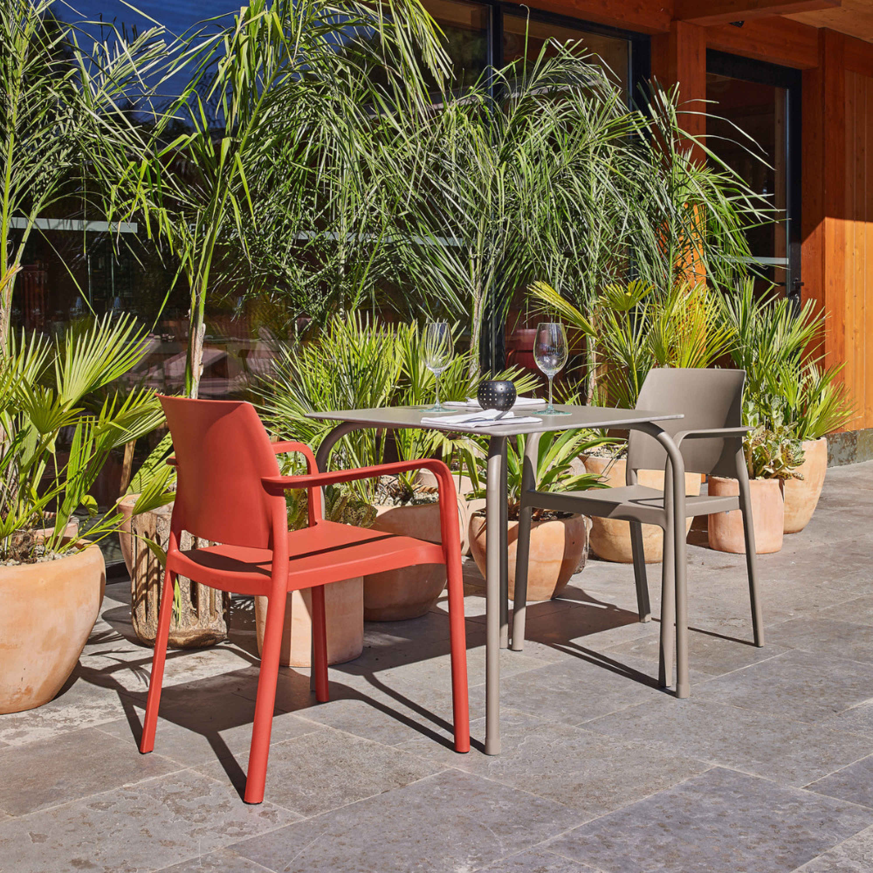 Fauteuil empilable DOCK - EZPELETA PROFESSIONNEL