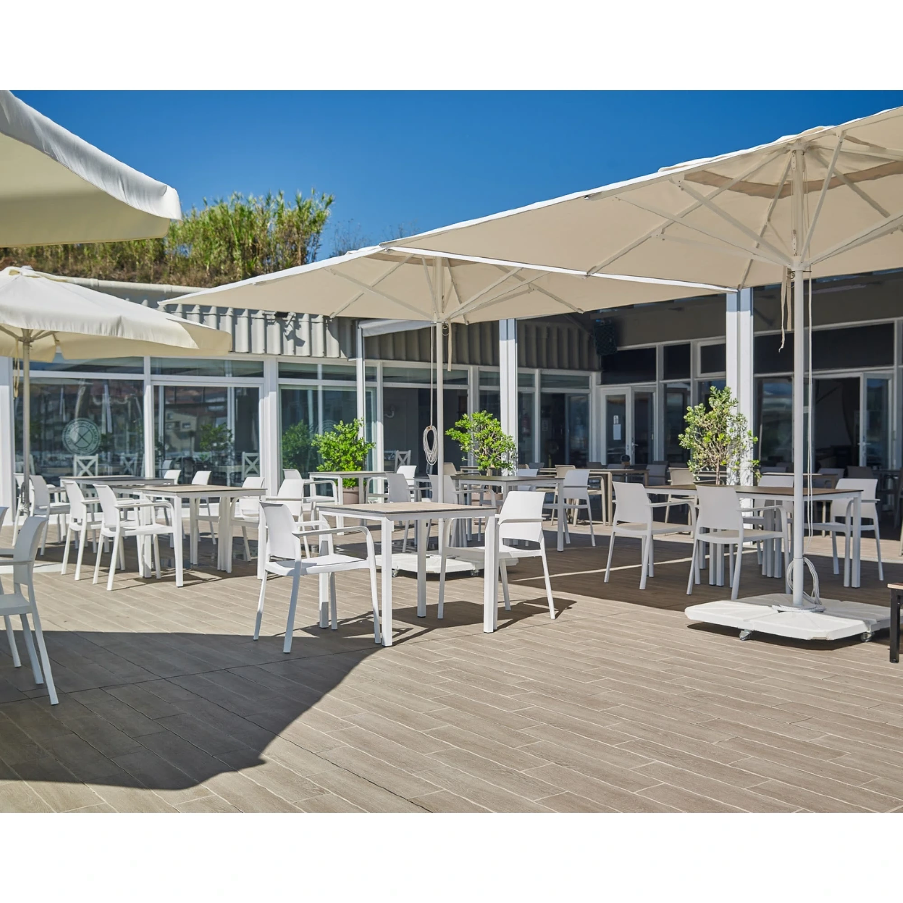 Fauteuil empilable DOCK - EZPELETA PROFESSIONNEL