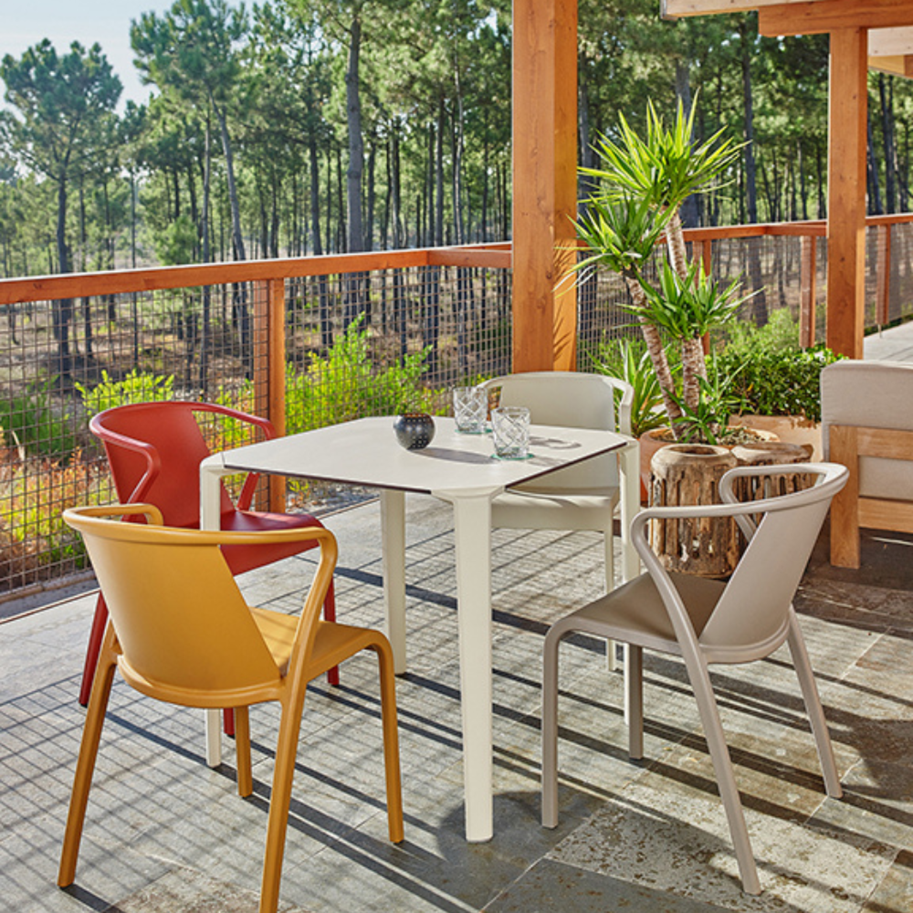 Fauteuil empilable extérieur Fado - EZPELETA PROFESSIONNEL