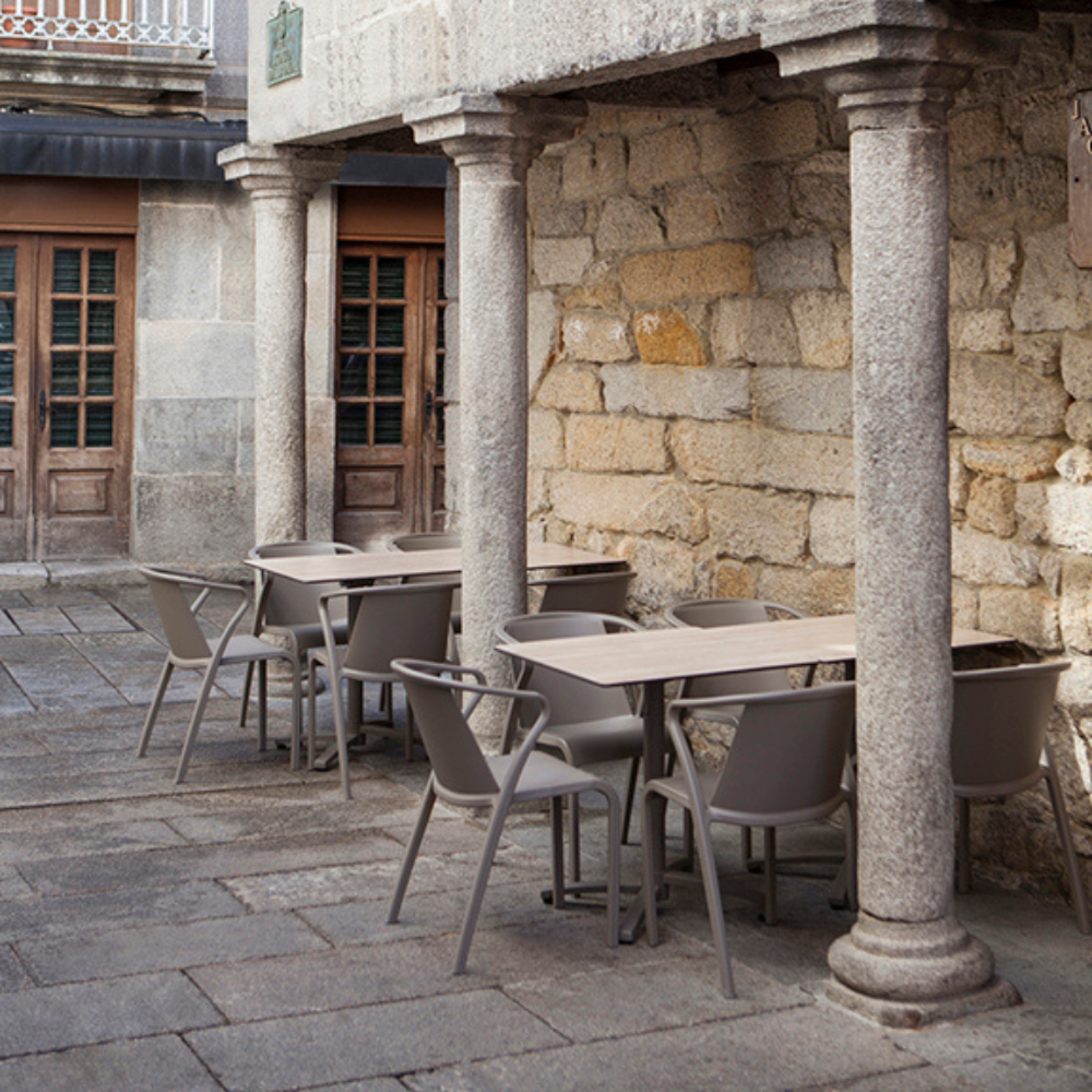 Fauteuil empilable extérieur Fado - EZPELETA PROFESSIONNEL