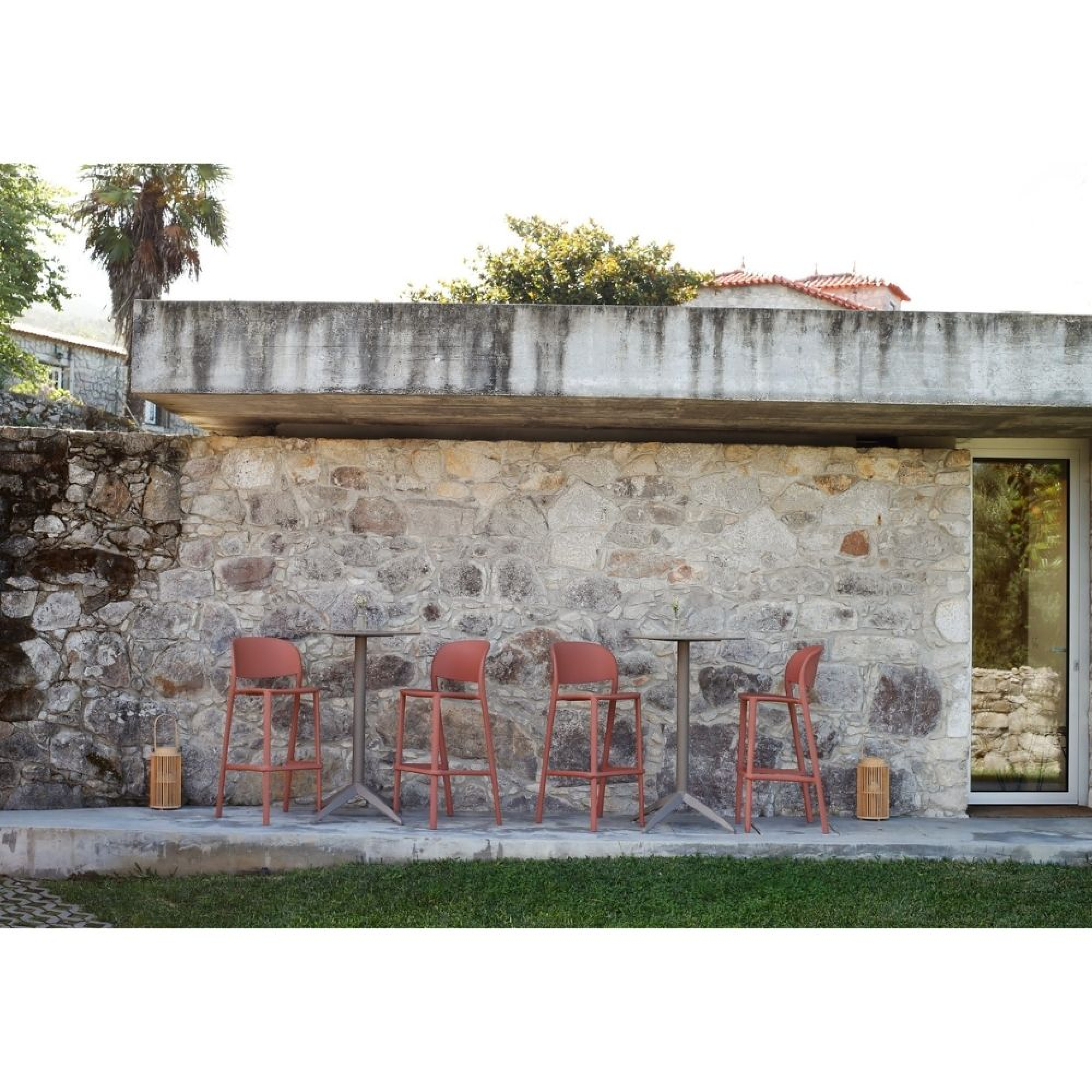 Tabouret haut empilable TRENA - Ezpeleta professionnel