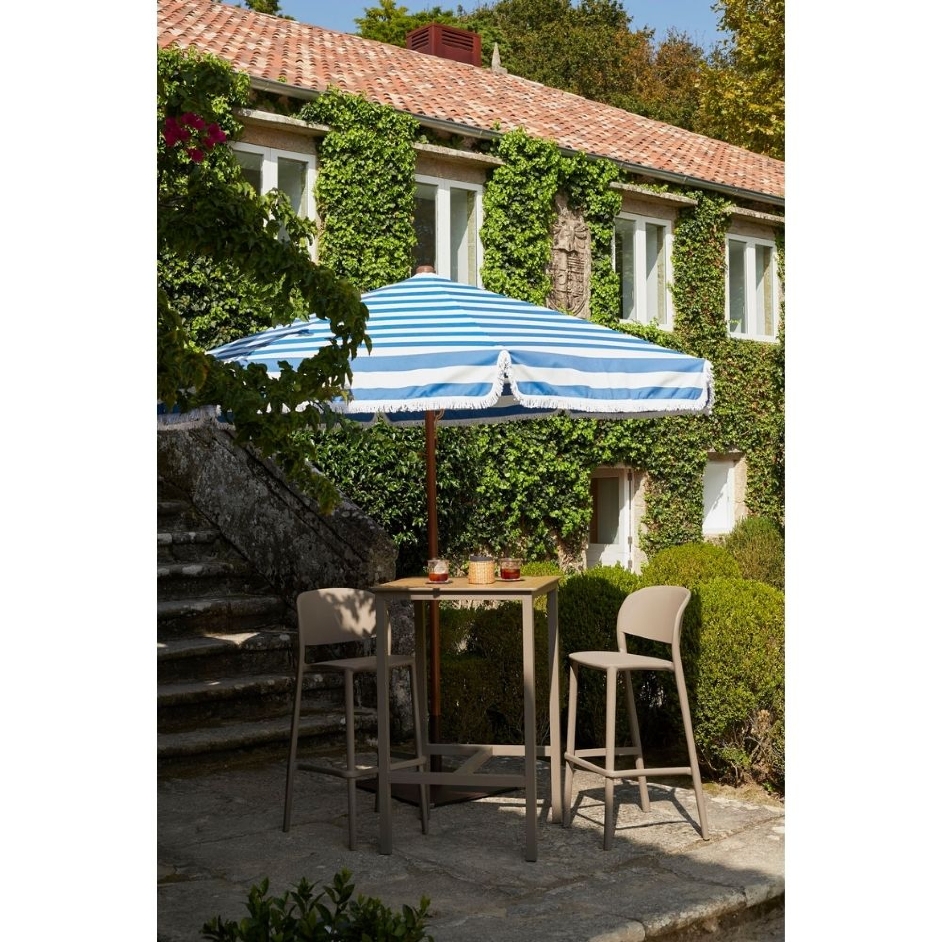 Tabouret haut empilable TRENA - Ezpeleta professionnel