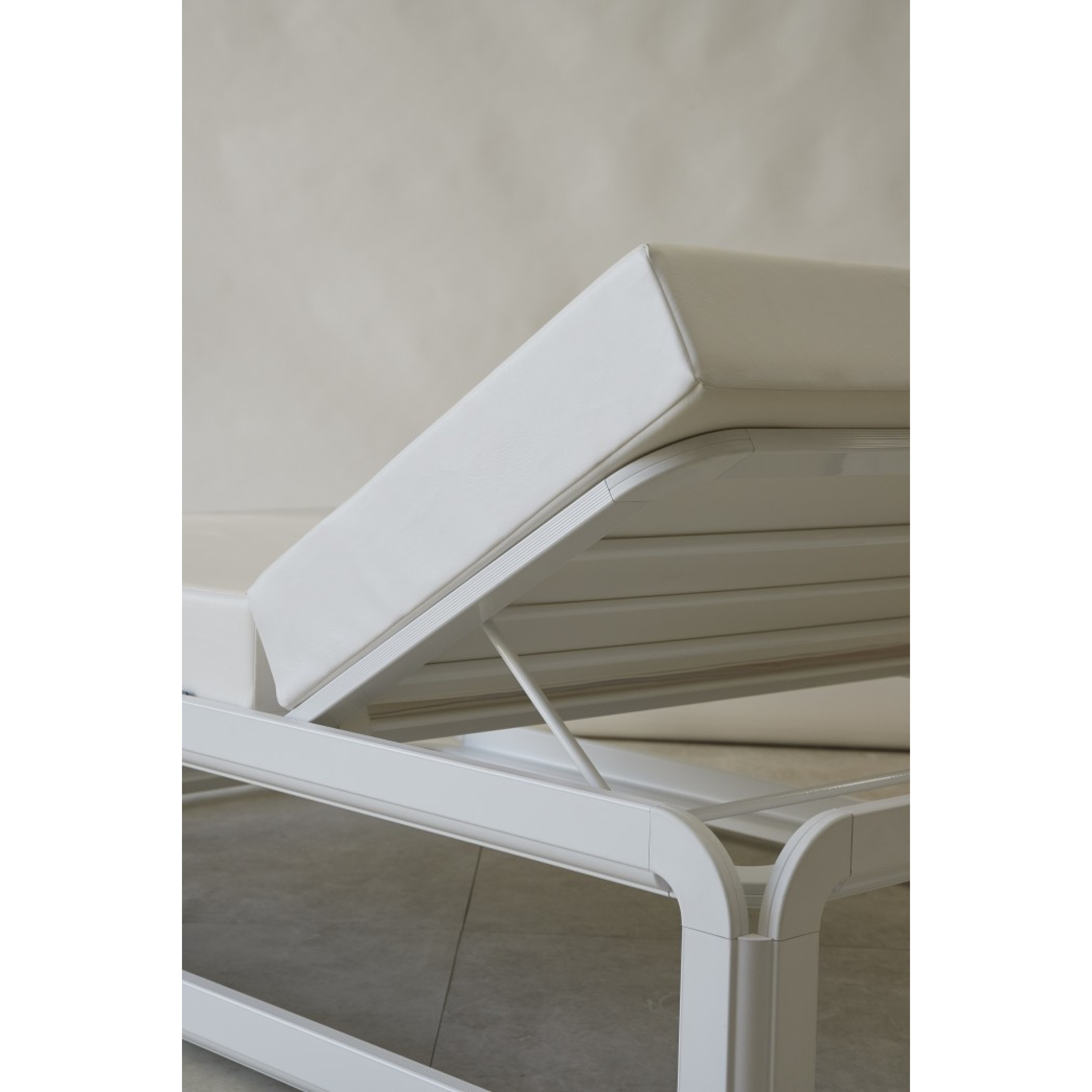 LOUNGE NANA - EZPELETA