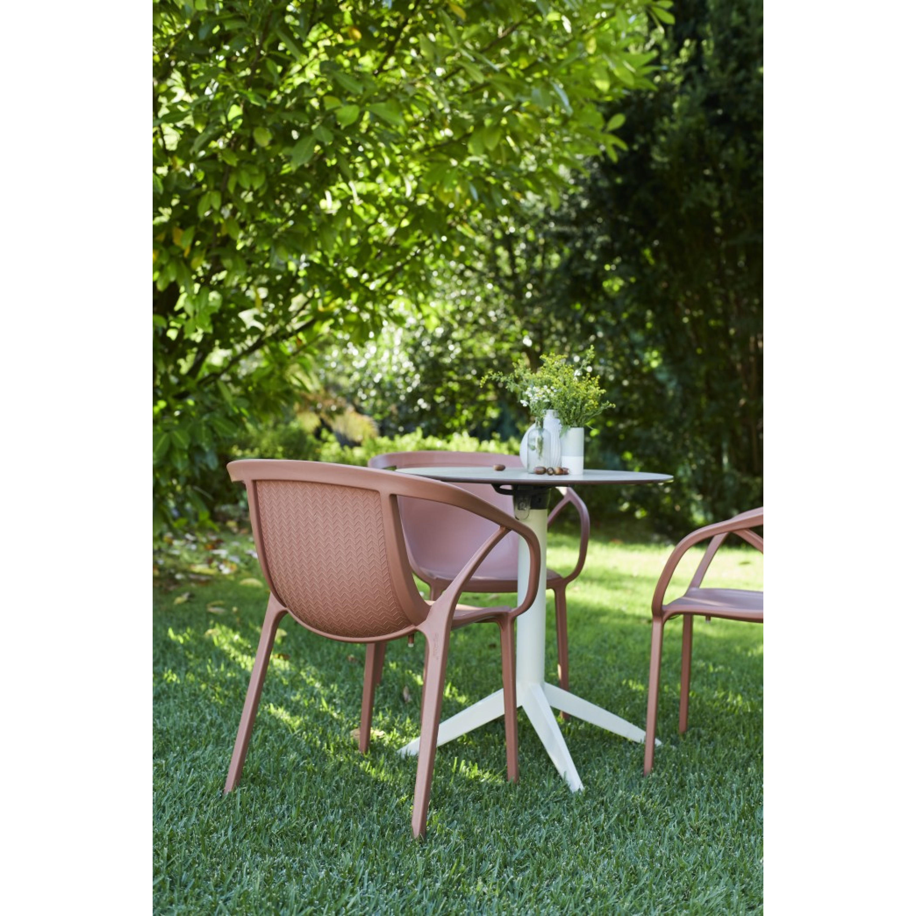 FAUTEUIL EMPILABLE HOP - EZPELETA PROFESSIONNEL