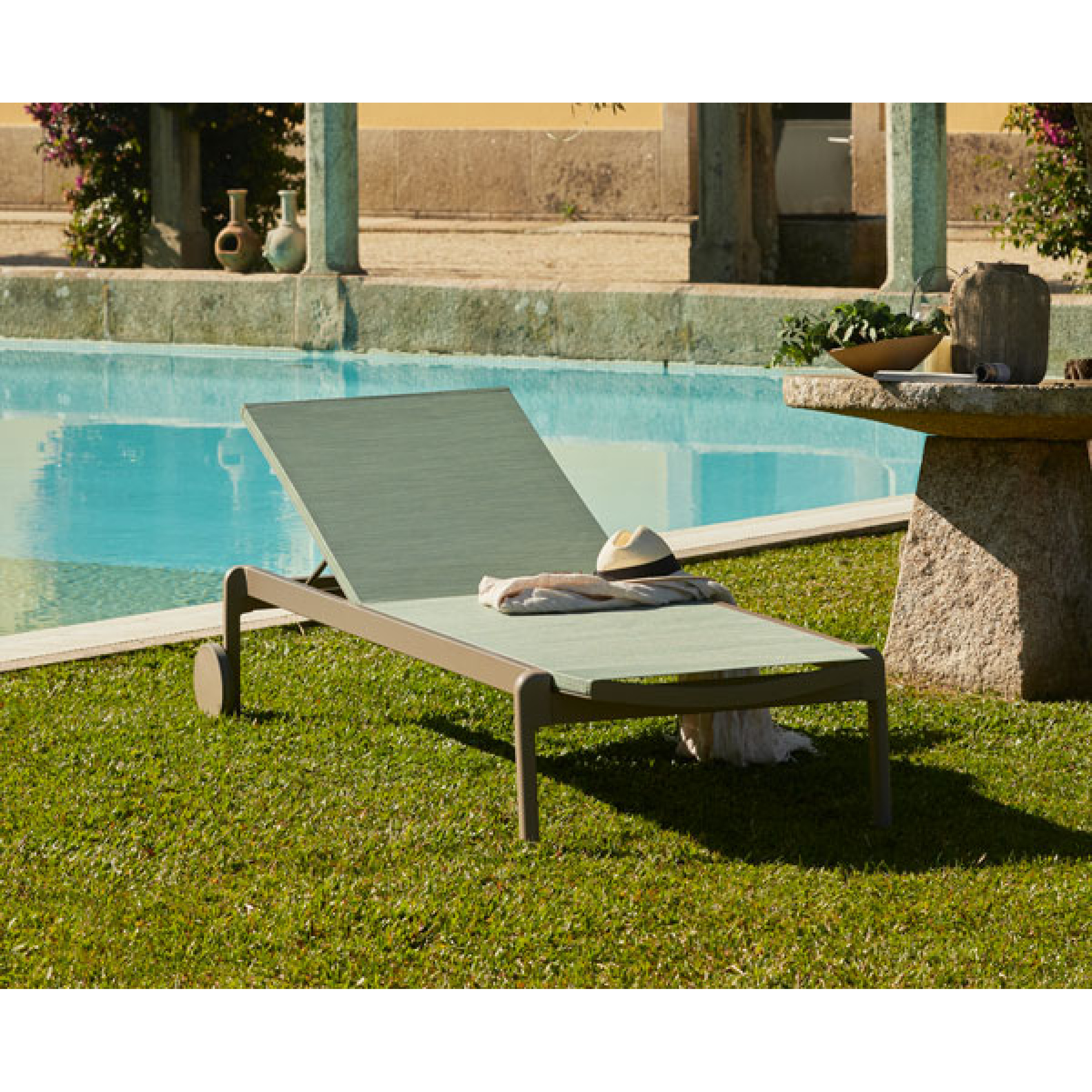 Bain de soleil LAGO - EZPELETA PROFESSIONNEL