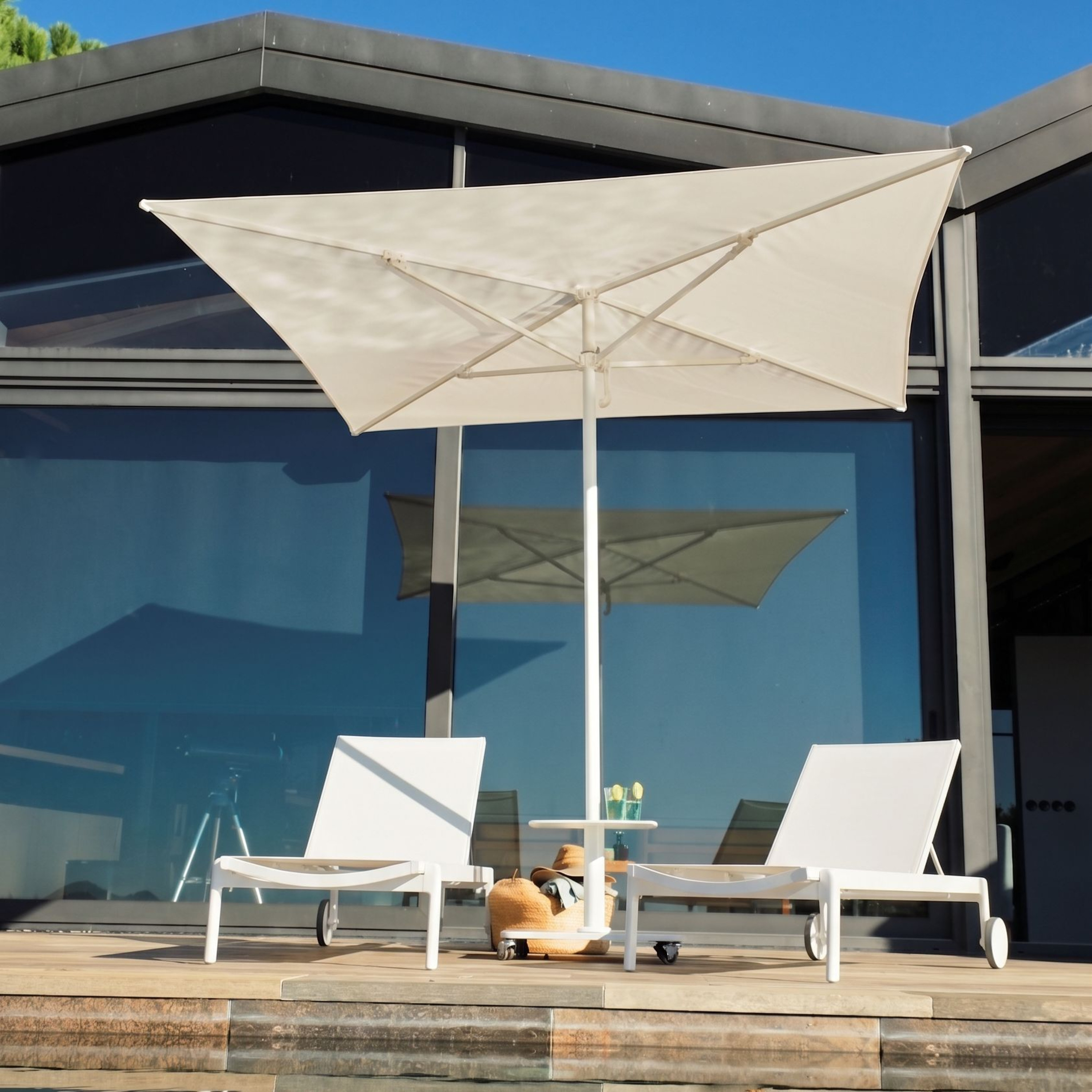 TABLE D'APPOINT POUR PARASOL - EZPELETA