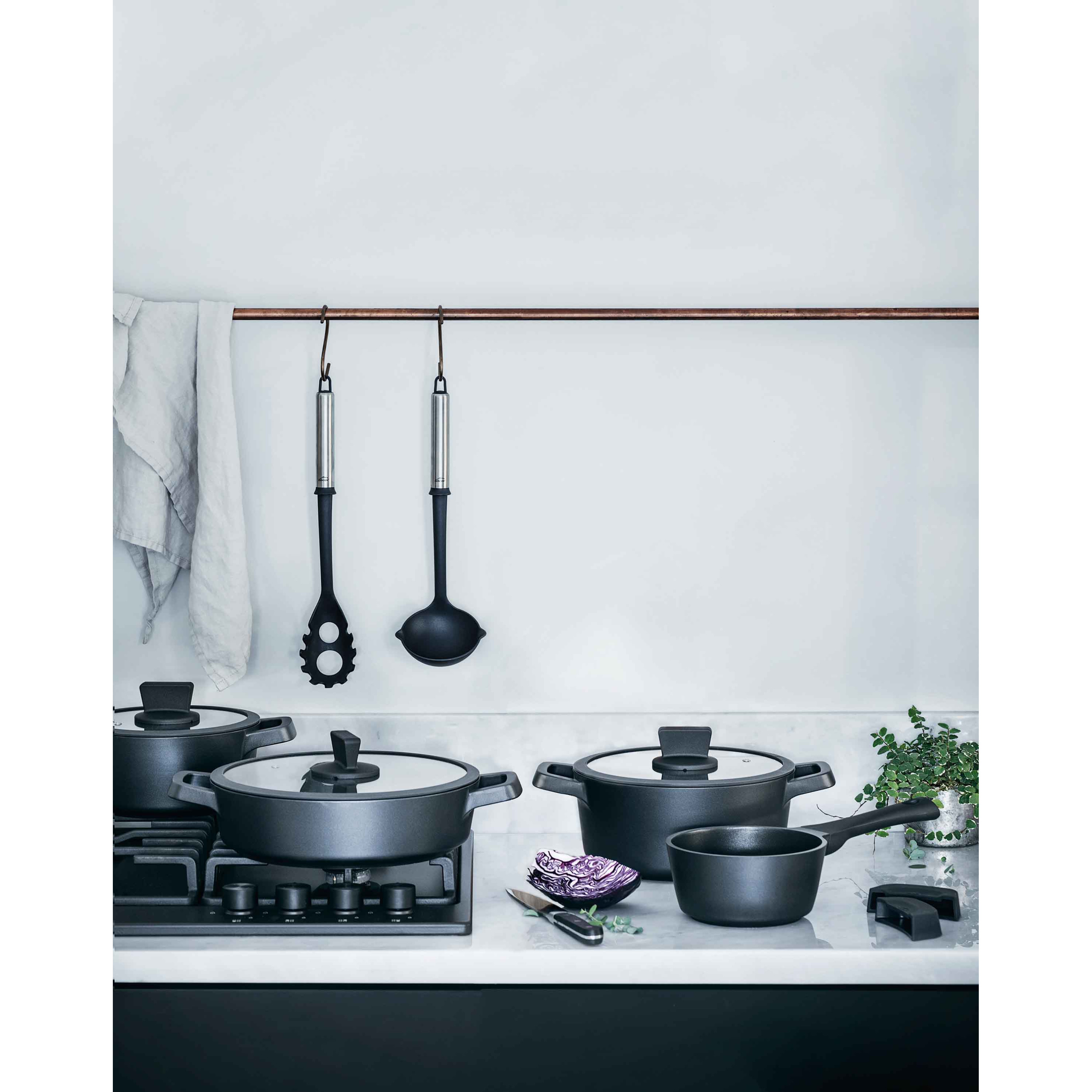 FAITOUT AVEC COUVERCLE COLLECTION TITANIUM PRO