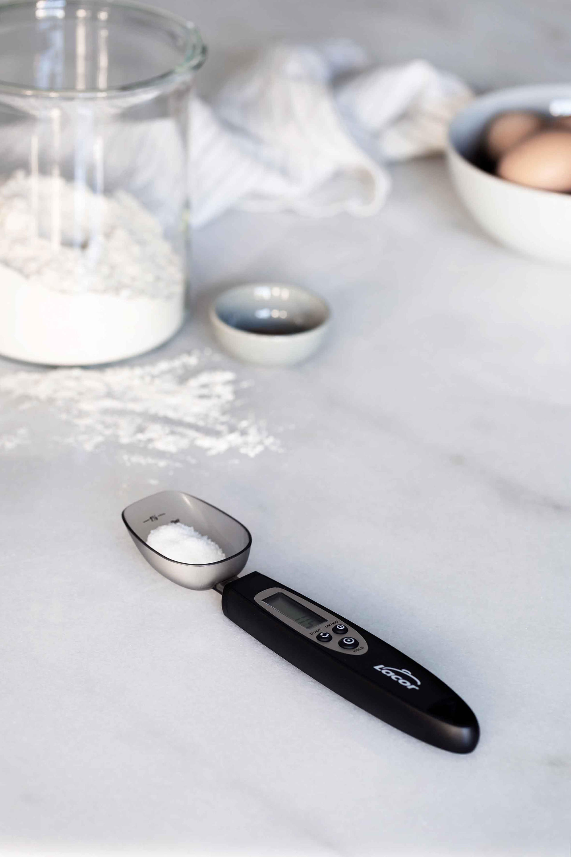 CUILLERE AVEC BALANCE DIGITALE