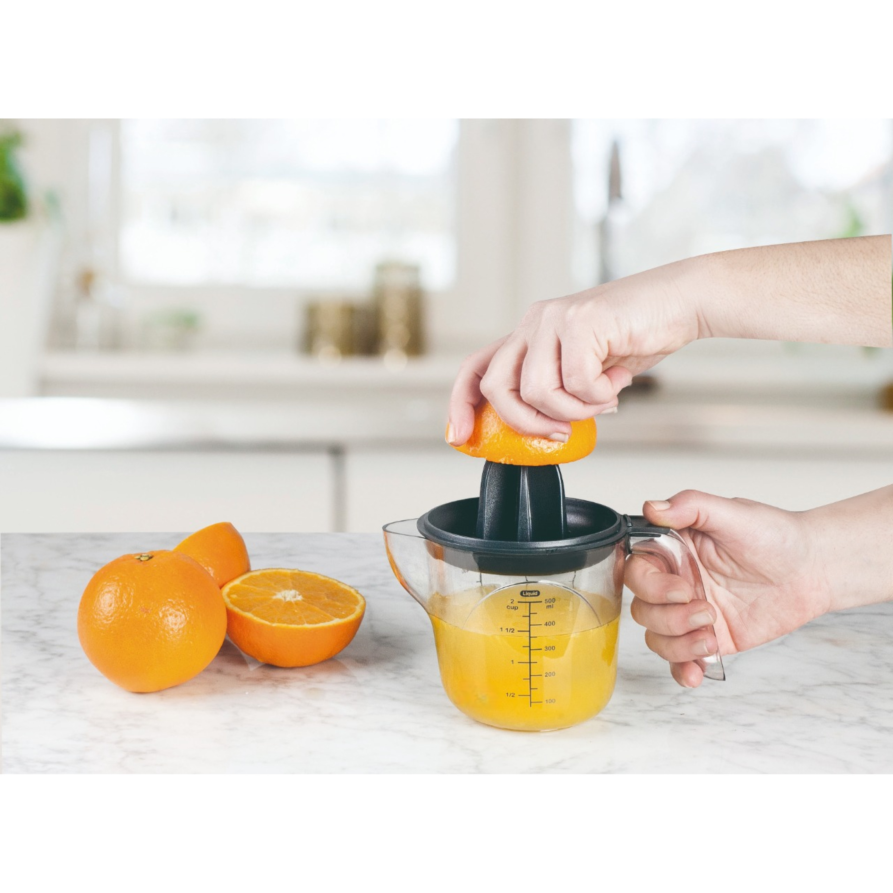 POT MESUREUR 500ML + PRESSE AGRUMES