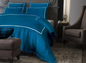 Housse de couette satinée bleue avec bourdon - LUXE