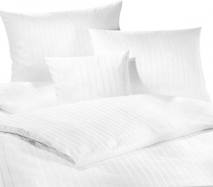 Parure de lit blanche avec bandes satin - LYON